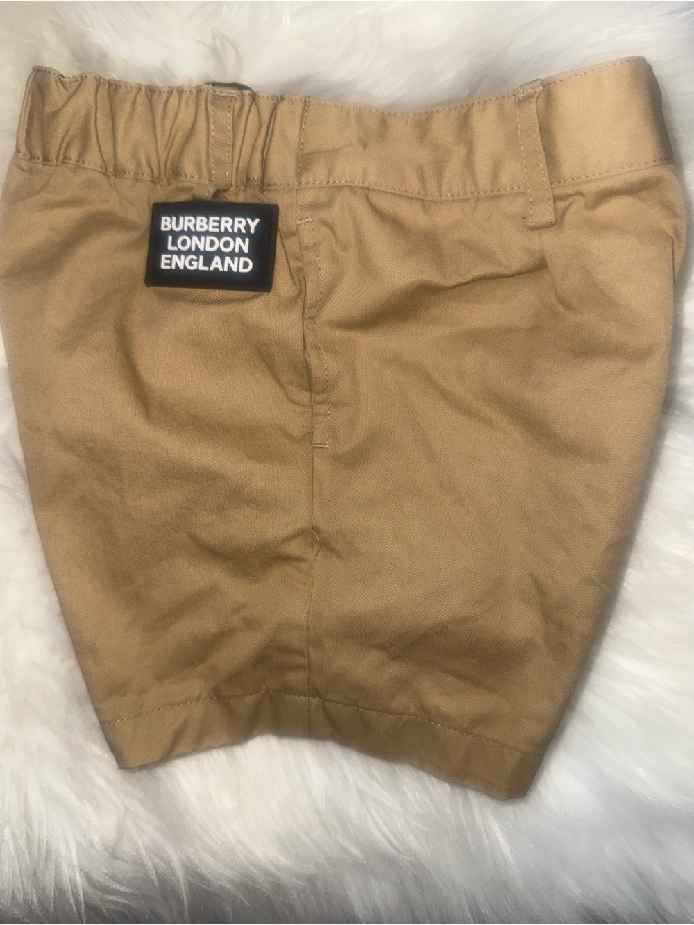 Burberry Tan and Black Elastic Waist Shorts
Toddler size2y